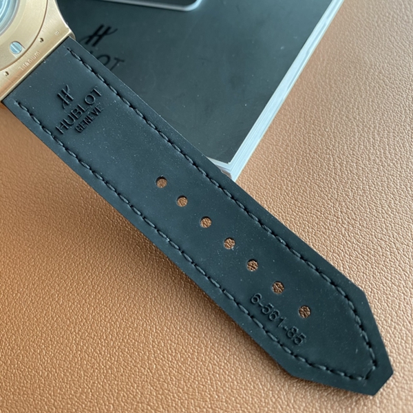 ウブロコピー時計着用イメージ